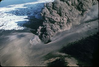 Eruption des östlichen Ukinrek-Maares im Jahre 1977