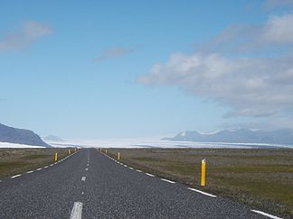 Blick von Süden auf Breiðamerkurjökull und Esjufjöll (rechts)