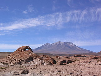 Vulkan Ollagüe von Bolivien aus gesehen