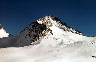 Wildgall vom Rieserferner aus gesehen mit der Eisrinne im Gipfelbereich (Februar 1997)