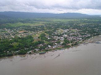 Atalaya am linken Ufer des Río Tambo kurz vor dem Zusammenfluss mit dem Río Urubamba
