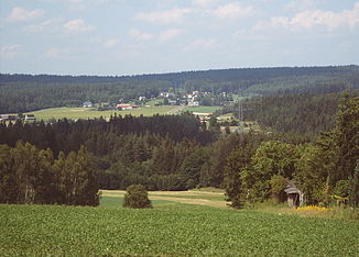 Blick von Neuhaus a.d. Eger über das Egertal nach dem Silberbachtal mit der Ortschaft Silberbach
