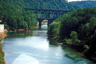 Historische Brücken Flussabwärts des Conemaugh River Lake Dam