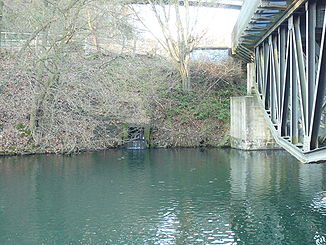 Die Mündung de Steinhauser Bachs unterhalb der Fischbauchbrücke