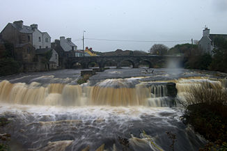 Der River Inagh in Ennistymon