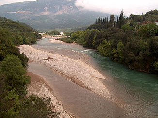 Fluss Evinos, aufgenommen von der Bania-Brücke.