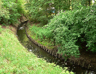 Fösse mit Faschinen in kanalisiertem Verlauf in Hannover