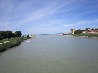 Die Mündung der Marecchia bei Rivabella (Ortsteil von Rimini)