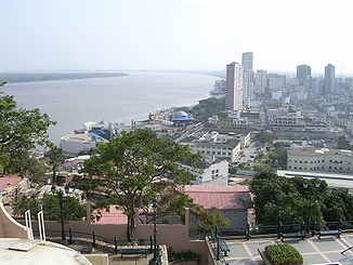 Der Guayas auf der Höhe von Guayaquil, links die Insel Santay