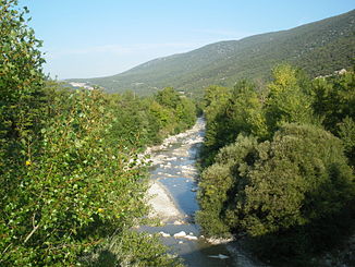 Der Fluss bei Saint-Léger-du-Ventoux