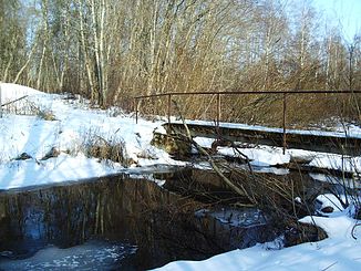 Der Pääsküla-Fluss im Winter