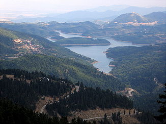 Blick auf den Tavropos-Stausee (Plastira-See) am Oberlauf des Tavropos (Megdovas).