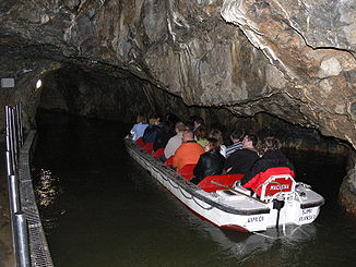 Bootsfahrt auf dem unterirdischen Abschnitt der Punkva