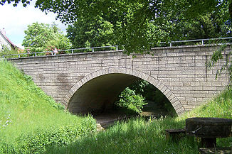 Die Lempertsbach-Brücke in Nazza