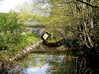 Die Kerspe unter der Brücke der Bundesstraße 237 in Wipperfürth