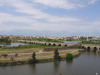 Der Guadiana auf Höhe der Römerbrücke in Mérida