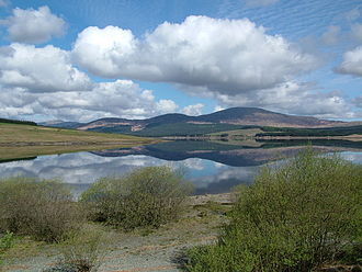 Clatteringshaws Loch near New Galloway - geograph.org.uk - 138350.jpg