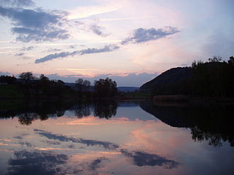 Gerzensee am Abend von der Badi in Kirchdorf gesehen