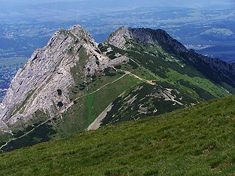 Die Gipfel des Giewont und davor der Pass Szczerba