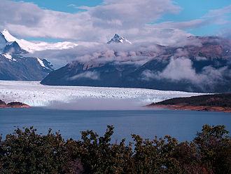 Lago Argentino, mit dem Perito-Moreno-Gletscher im Hintergrund