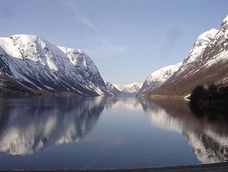 Der Kjosnesfjord, Ostteil des Jølstravatnet