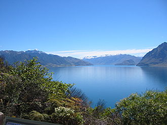 Lake Hawea, New Zealand.jpg