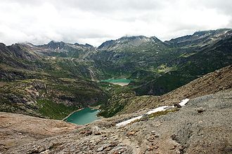 Lago del Zött im Vordergrund mit Lago di Robiei im Hintergrund