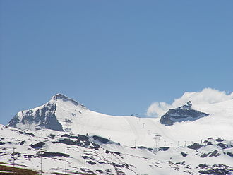 Der Furgsattel mit dem Gandegg-Schlepplift, links das Theodulhorn