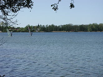 Wandlitzer See mit Blick auf das Dorf Wandlitz