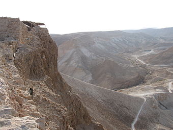 Die von den Römern aufgeschüttete Belagerungsrampe der Festung Masada
