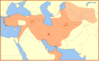 Reiche der Groß-, Rum- und Kerman-Seldschuken. Die hellere Färbung zeigt das Reich der Karachaniden. Die Jahreszahlen zeigen die Schlachten von Dandanaqan (1040) und Manzikert (1071)