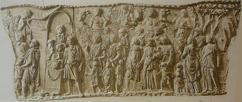 Relief der Trajanssäule: Begrüßung Trajans durch Barbaren