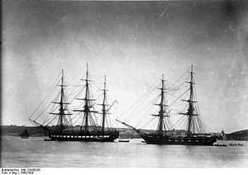 Bundesarchiv Bild 134-B0338, Kaiserliche Marine, Gefion und Rover (r.).jpg