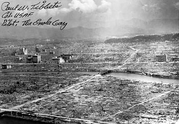 Das zerstörte Hiroshima, mit einer Signatur von Paul Tibbet