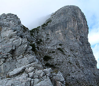 Blick zum Gipfelaufbau vom Ostgrat