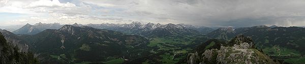 Panorama vom Gipfel des Sorgschrofen, rechts im Bild der Gipfel des "Zinken", 265 Meter entfernt im Südwesten und 22 Meter niedriger