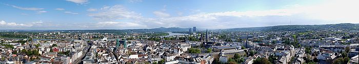 Blick vom Stadthaus auf Bonn-Zentrum und angrenzende, ehemals eigenständige Stadtbezirke