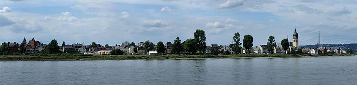 Panorama der Rheinseite von Koblenz-Neuendorf