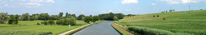 der Canal de la Marne au Rhin 0,62 Kilometer von Lupstein entfernt