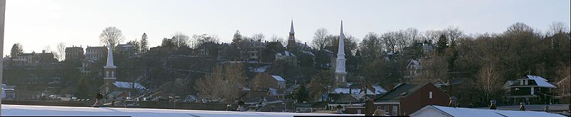 Galena Illinois Hill from the Levee (lighter n cropped).jpg