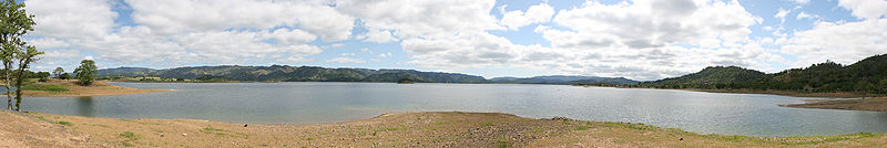 Ein Panorama-Bild des Berryessa Lake