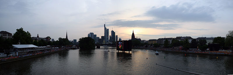Panoramaansicht von der Ignatz-Bubis-Brücke.