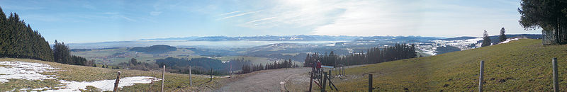 180°-Panoramasicht vom Blender in das Alpenvorland hinein bis zur Zugspitze