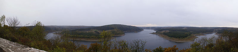 Blick vom Aussichtspunkt Rotestein auf die Rappbode-Talsperre