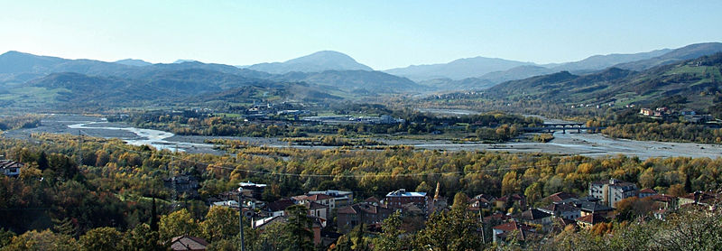 Zusammenfluss von Ceno und Taro bei Fornovo di Taro.