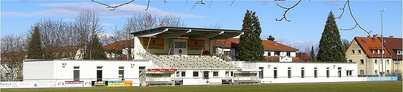 Weststadion Freiburg mit Sitzplatztribüne, Umkleide- und Sanitäranlagen