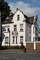 Haus Vennhauser Allee 192 in Duesseldorf-Vennhausen, von Osten.jpg