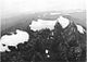 Ngga Pulu und Carstensz-Pyramide (Luftaufnahme von 1972)