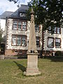 Grabsteine des Alten Friedhofs, ehem. Höhere Bürgerschule, Gymnasium