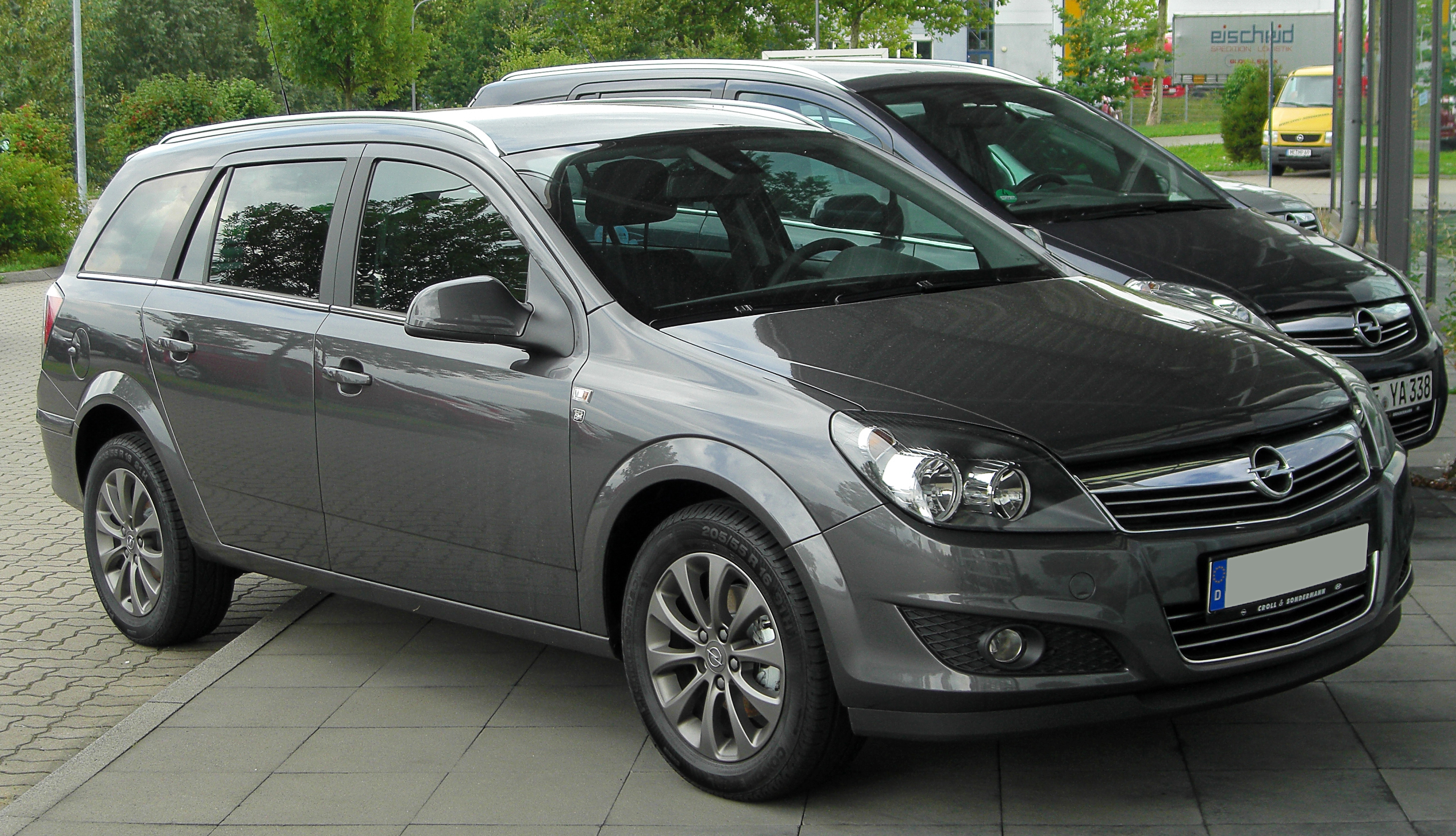 File:Opel Astra H GTC Facelift 20090507 front.jpg - Wikipedia
